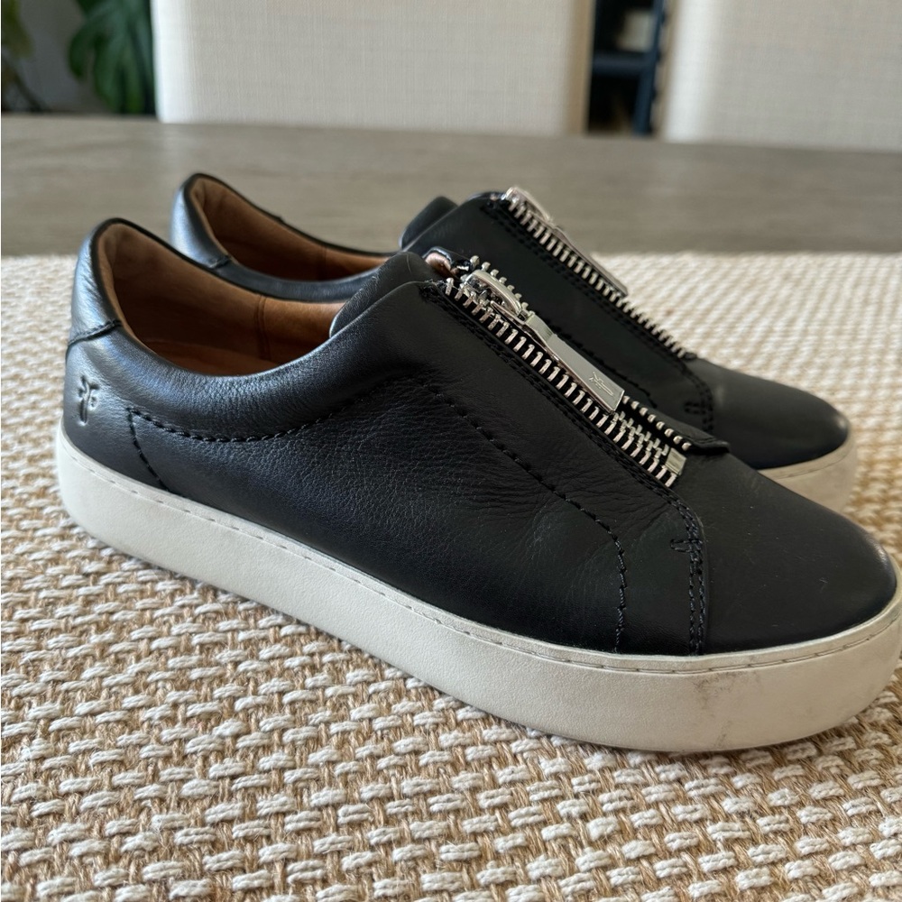 FRYE Lena Fashion Platform Sneakers Zip Low Black Leather